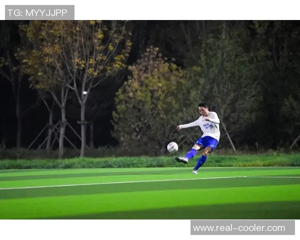 足球明星的射门技巧解析与精彩瞬间回顾