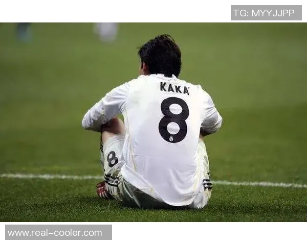 足球明星卡卡亲选训练服全新上市助你提升球技与时尚感 足球明星卡卡亲选训练服全新上市助你提升球技与时尚感