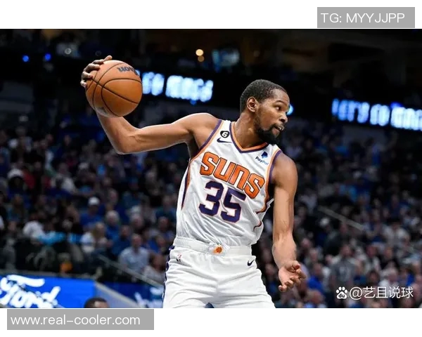 浓眉大眼的篮球明星身份揭秘他在NBA的辉煌成就与影响力分析 浓眉大眼的篮球明星身份揭秘他在NBA的辉煌成就与影响力分析
